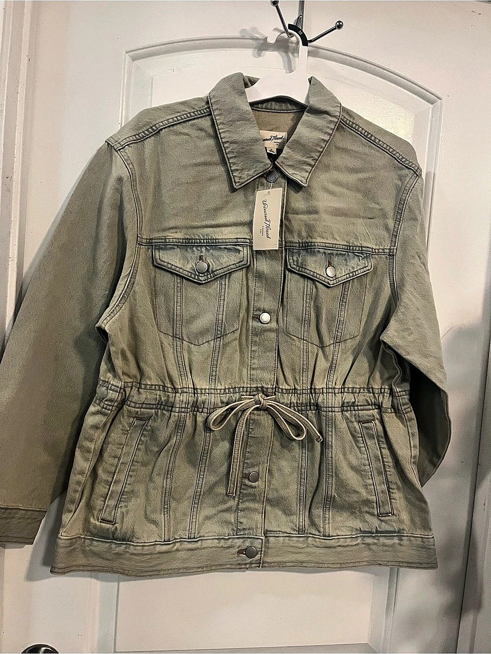 Universal Thread Women's Cinched Denim Jacket Medium NWT